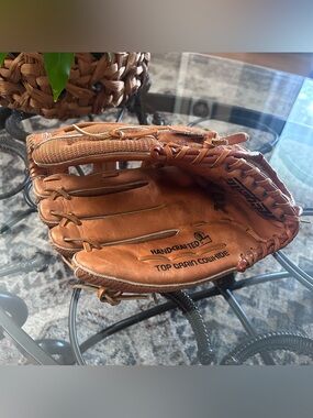 Regent XG/900 Handcrafted Softball/Baseball Glove